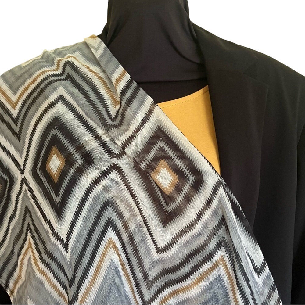 *FREE with bundle! Charming Charlie Zigzag Pattern Scarf